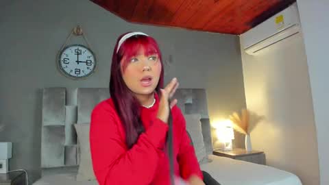 Snapshot of alaiarogers chatting on 03-11-25, 11:33 Alaia online show from 03-11-25, 11:33