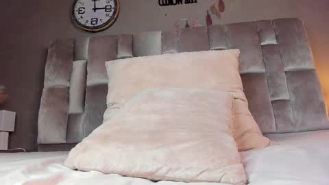 Snapshot of alaiarogers chatting on 03-12-25, 02:45 Alaia online show from 03-12-25, 02:45