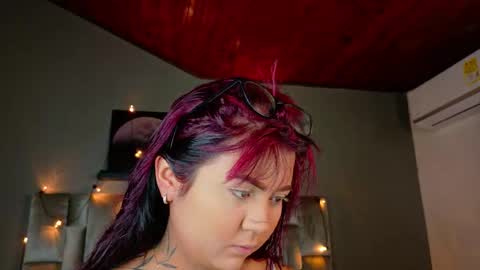 Snapshot of alaiarogers chatting on 09-20-25, 11:33 Alaia online show from 09-20-25, 11:33