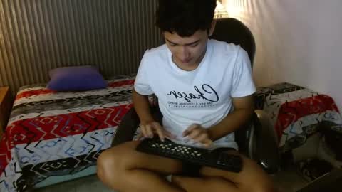 Snapshot of alamgrey_ chatting on 09-22-25, 01:13 Alam online show from 09-22-25, 01:13