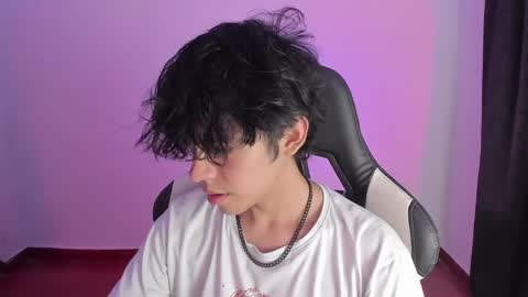 Snapshot of alan18n chatting on 12-28-24, 05:44 alan18n online show from 12-28-24, 05:44