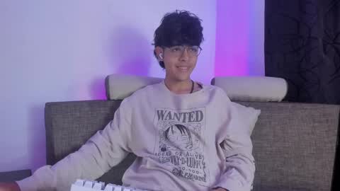 Snapshot of alan18n chatting on 03-10-25, 08:56 alan18n online show from 03-10-25, 08:56