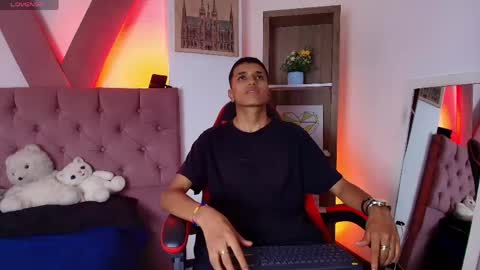 Snapshot of alan_colthon chatting on 04-14-26, 02:39 alan_colthon online show from 04-14-26, 02:39