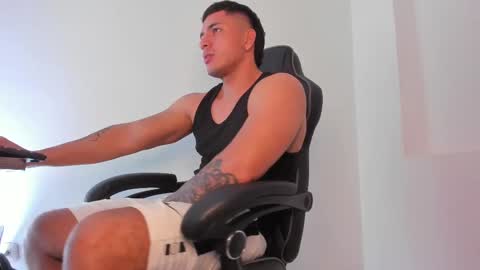 Snapshot of alan_muscle chatting on 02-10-25, 06:09 Alan online show from 02-10-25, 06:09