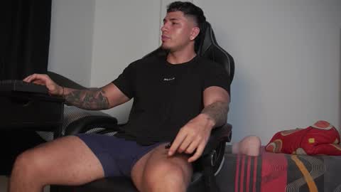 Snapshot of alan_muscle chatting on 11-04-25, 06:12 Alan online show from 11-04-25, 06:12