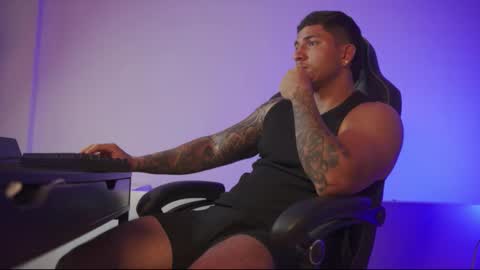 Snapshot of alan_muscle chatting on 02-24-26, 05:49 Alan online show from 02-24-26, 05:49