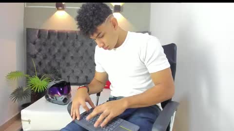 Alan online show from 09-25-25, 01:37