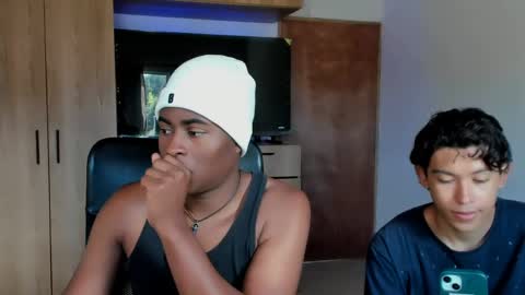 Snapshot of alan_scot chatting on 05-31-26, 02:46 Alan and Criss - WE JUST FRIENDS WITH BENEFITS BOTH VERS online show from 05-31-26, 02:46