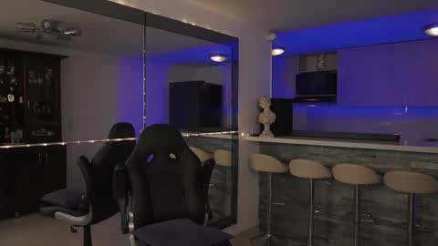 Snapshot of alan_vidal chatting on 03-06-26, 04:31 Alan Vidal online show from 03-06-26, 04:31