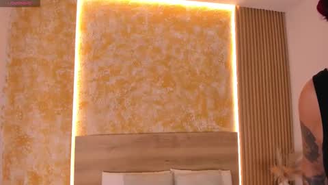 alana_2916 online show from 02-04-26, 03:01