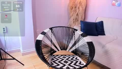 Alana online show from 11-11-25, 12:38