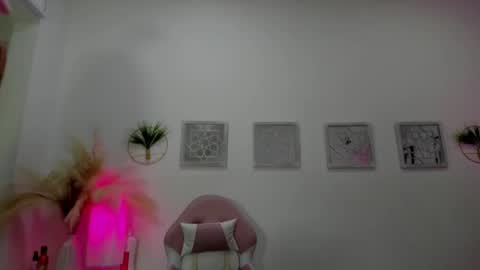 Snapshot of alana_jansen chatting on 12-14-24, 04:12 Alana online show from 12-14-24, 04:12