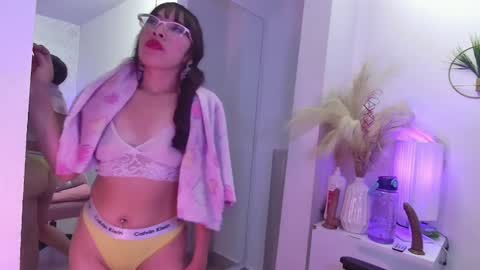 Snapshot of alana_jansen chatting on 01-21-25, 08:41 Alana online show from 01-21-25, 08:41