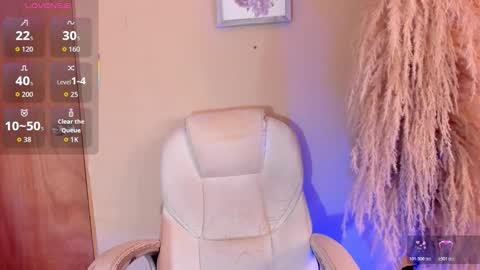 Snapshot of alana_madison10 chatting on 11-23-25, 01:49 alana madison online show from 11-23-25, 01:49