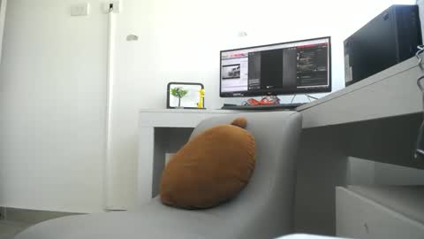 Snapshot of alana_pregnant chatting on 01-12-25, 08:14 A l a n a online show from 01-12-25, 08:14