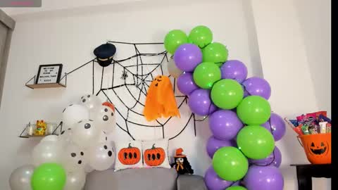       online show from 10-30-25, 10:21