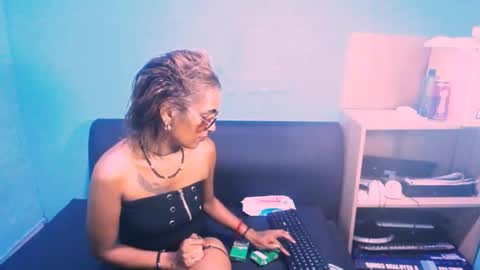 Snapshot of alanadelray chatting on 03-12-25, 11:42 alanadelray online show from 03-12-25, 11:42