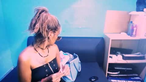 Snapshot of alanadelray chatting on 03-12-25, 02:45 alanadelray online show from 03-12-25, 02:45