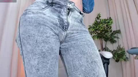 Alana silvana online show from 03-07-25, 04:11