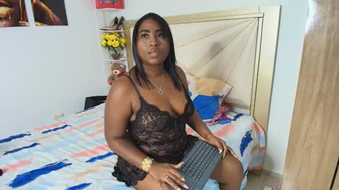 Snapshot of alanavega12 chatting on 01-05-25, 01:24 alana online show from 01-05-25, 01:24