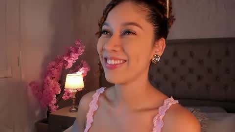 Snapshot of alanaxbrown chatting on 07-05-26, 12:12 Tell me Alana online show from 07-05-26, 12:12