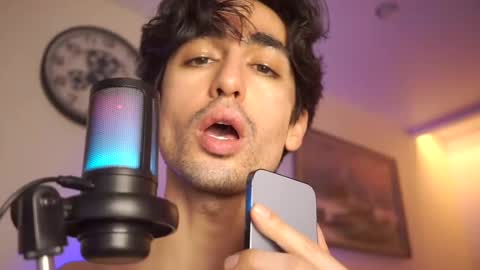 Snapshot of alandenavarre chatting on 01-10-25, 10:46 idenavarre online show from 01-10-25, 10:46