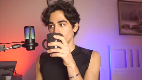 Snapshot of alandenavarre chatting on 01-16-25, 10:55 idenavarre online show from 01-16-25, 10:55