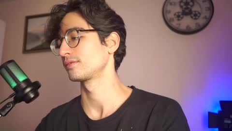 Snapshot of alandenavarre chatting on 01-19-25, 10:39 idenavarre online show from 01-19-25, 10:39