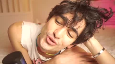 Snapshot of alandenavarre chatting on 01-30-25, 01:22 idenavarre online show from 01-30-25, 01:22