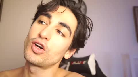 Snapshot of alandenavarre chatting on 02-08-25, 10:19 idenavarre online show from 02-08-25, 10:19