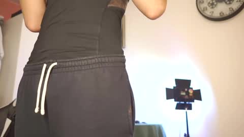 Snapshot of alandenavarre chatting on 02-10-25, 09:04 idenavarre online show from 02-10-25, 09:04