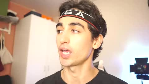 Snapshot of alandenavarre chatting on 02-11-25, 10:18 idenavarre online show from 02-11-25, 10:18