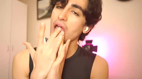 Snapshot of alandenavarre chatting on 02-18-25, 10:03 idenavarre online show from 02-18-25, 10:03