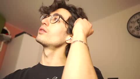 Snapshot of alandenavarre chatting on 02-20-25, 12:30 idenavarre online show from 02-20-25, 12:30