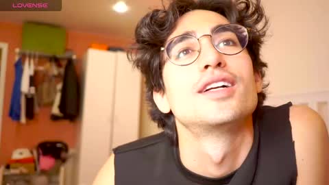 Snapshot of alandenavarre chatting on 09-14-25, 08:30 idenavarre online show from 09-14-25, 08:30