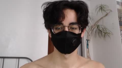 Snapshot of alandenavarre chatting on 02-17-26, 01:18 idenavarre online show from 02-17-26, 01:18