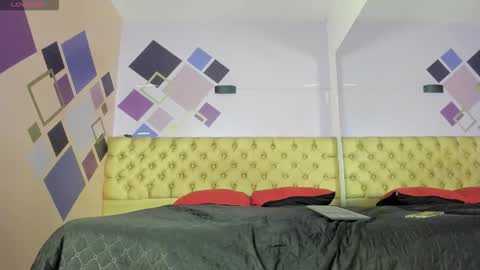 Alanna Fox  online show from 10-14-25, 09:04