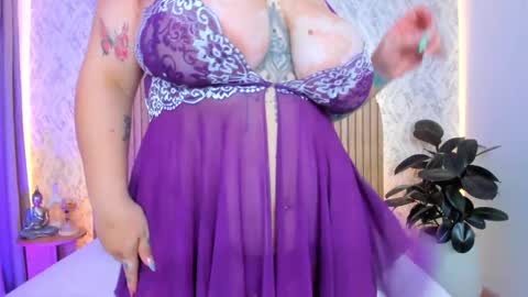 Alanna  online show from 12-17-24, 04:45