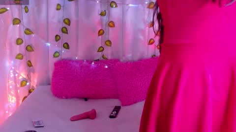 Snapshot of alannasmiles chatting on 03-25-26, 12:22 Alanna online show from 03-25-26, 12:22