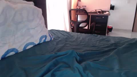 alanxxx836836 online show from 09-30-25, 09:31