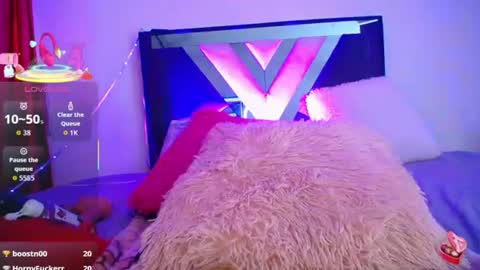 Victoria  online show from 06-27-26, 12:22