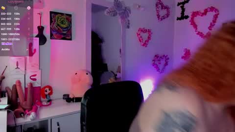 Snapshot of alaska_colors chatting on 02-16-26, 02:35 Caro online show from 02-16-26, 02:35