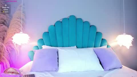 Alassia Hocthner online show from 11-20-25, 12:05