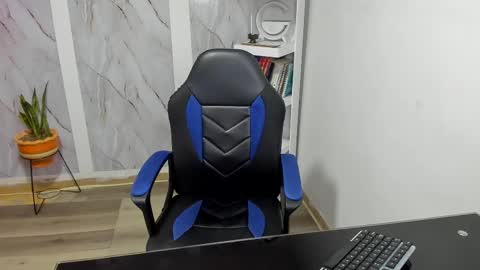 Snapshot of alayasmile chatting on 09-30-25, 02:11 Alaya online show from 09-30-25, 02:11