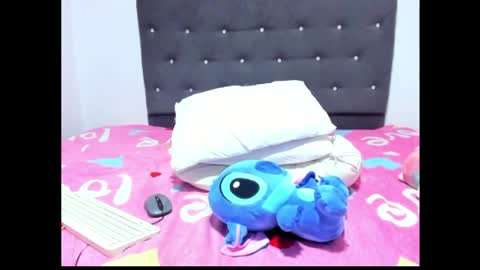 Snapshot of alba_gray chatting on 04-17-26, 01:19 alba online show from 04-17-26, 01:19