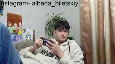 Snapshot of albeda22 chatting on 09-28-25, 04:51 Albedo online show from 09-28-25, 04:51