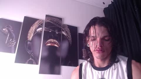 Snapshot of albertbernal69 chatting on 10-25-25, 03:14 Albert online show from 10-25-25, 03:14