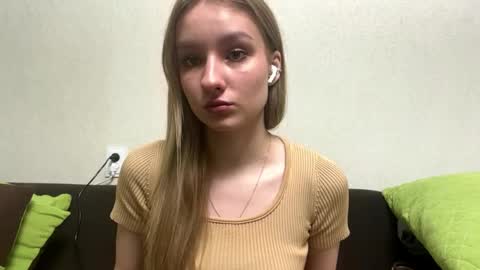 Snapshot of albinaallgood chatting on 03-25-26, 02:34 Lina online show from 03-25-26, 02:34