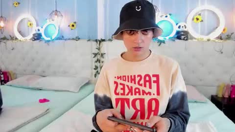 ale_aurarashi online show from 11-19-25, 02:55