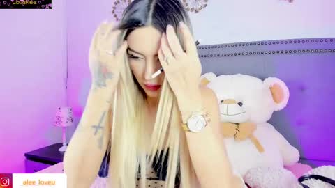 Snapshot of ale_love_ chatting on 06-05-26, 12:17 ALE LOVE online show from 06-05-26, 12:17